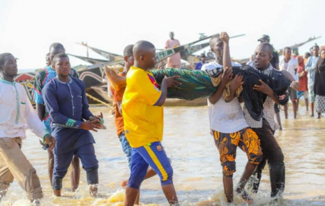 Hơn 100 người mất tích trong vụ chìm tàu ở Nigeria