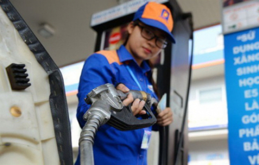 Xăng giữ nguyên giá bán lẻ
