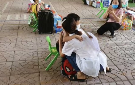 Hoàn thành cách ly, 24 bé mầm non ở Bắc Giang về với gia đình