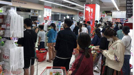 TPHCM yêu cầu giãn cách siêu thị, tập trung không quá 20 người