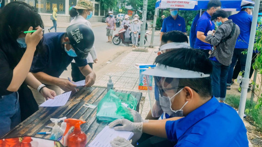 Tiếp tục tuyển tình nguyện viên phòng, chống dịch