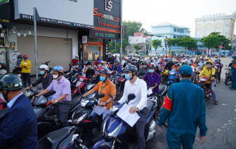 Chốt kiểm soát lại ùn tắc, hàng loạt xe không thể ra vào quận Gò Vấp