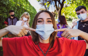 Đại dịch được cải thiện ở một số nơi, nhưng trở nên tồi tệ hơn trên toàn cầu