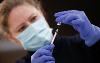 100 cựu lãnh đạo thế giới đề nghị G7 đẩy nhanh tiêm chủng ở các nước nghèo