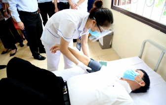 Đoàn kiểm tra Hà Nội diễn tập tình huống COVID-19 trong kỳ thi lớp 10