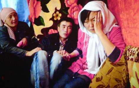 Hủ tục "bắt cóc cô dâu" ám ảnh hàng ngàn thiếu nữ Kyrgyzstan