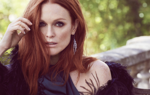 Điều gì giúp Julianne Moore 60 tuổi nhưng trông như 30?