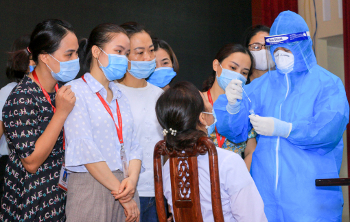 Nghệ An: Hơn 1.000 sinh viên ngành y làm đơn xin lên đường chống dịch