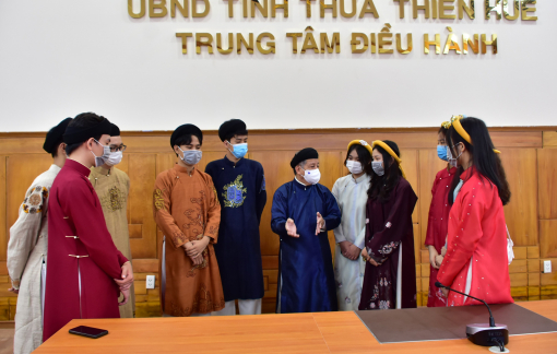 Thừa Thiên - Huế: Đón học sinh, người dân đến tham quan trụ sở UBND tỉnh