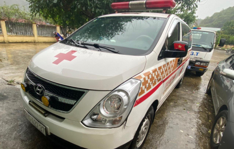 Phát hiện “xe cứu thương” chở 12 người từ Bắc Ninh về Sơn La