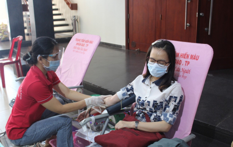Cán bộ, công chức, viên chức Khối Dân - Chính - Đảng TPHCM hiến hơn 200 đơn vị máu