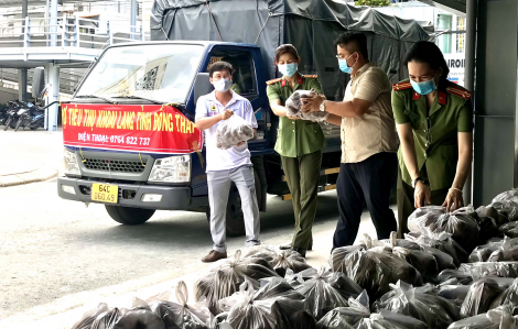 Giải cứu gần 10 tấn khoai lang tím giúp nông dân Đồng Tháp