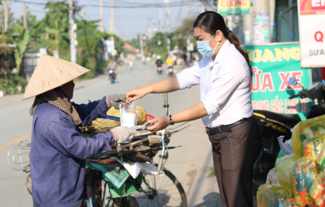 Thứ Năm hàng tuần, bà con hãy ghé nhận quà của Hội