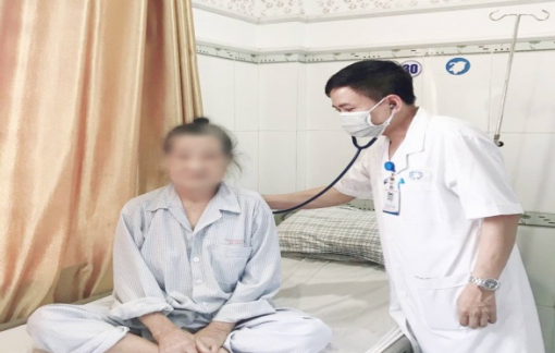Xuất hiện một vết loét nhỏ, cụ bà 81 tuổi rơi vào mê sảng, suy tim