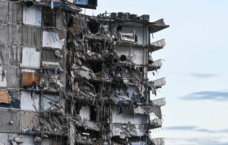 Mỹ: Tòa nhà 12 tầng đột nhiên sụp đổ làm ít nhất 11 người thương vong