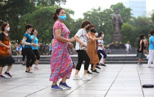Hà Nội nhộn nhịp trở lại sau lệnh nới lỏng hoạt động thể thao ngoài trời