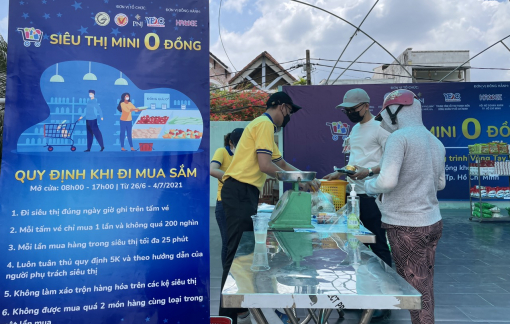 PNJ tổ chức Siêu thị mini 0 đồng hỗ trợ bà con nghèo