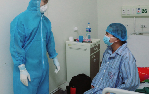 Thai phụ mắc COVID-19 được đoàn tụ gia đình sau khi chạm mặt thần chết