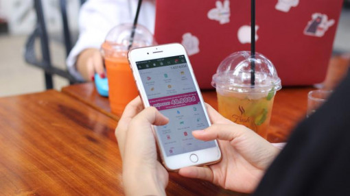 Siêu thị đẩy mạnh  bán hàng online, điện nước khuyến khích người dân trả qua ví điện tử