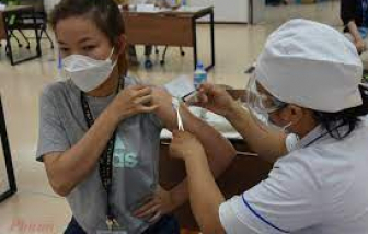 Rộ thông tin uống thuốc dự phòng trước tiêm vắc xin COVID-19 làm giảm phản ứng, chuyên gia nói gì?