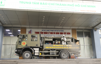 Phun khử khuẩn Trung tâm báo chí TPHCM để phòng chống dịch COVID-19