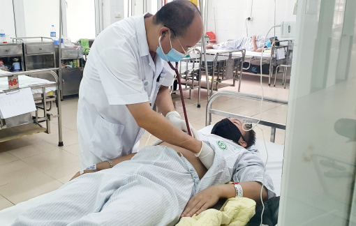 Tưởng phản ứng sau tiêm vắc xin COVID-19, bệnh nhân nhập viện vì... sốt xuất huyết