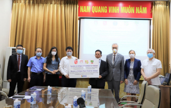 Bộ Y tế tiếp nhận 190.000 kit xét nghiệm COVID-19 do Đức trao tặng