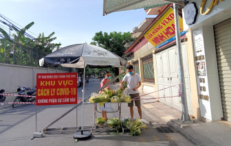 Lập nhóm đi chợ, mang lương thực giúp sinh viên “cầm cự” qua dịch