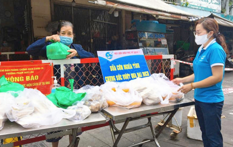 “Bếp yêu thương" mỗi ngày đỏ lửa