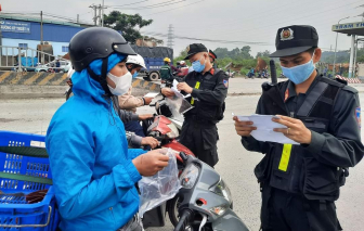 Nhiều người phải quay về khi không có "giấy thông hành" âm tính với COVID-19