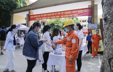 Hà Nội: Thí sinh làm thủ tục thi tốt nghiệp THPT tuân thủ nghiêm quy định