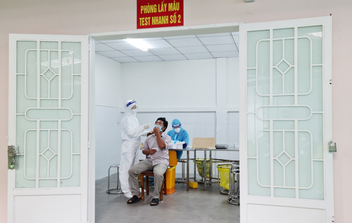 Dịch vụ test nhanh COVID-19, vì sao giá mỗi nơi mỗi khác?