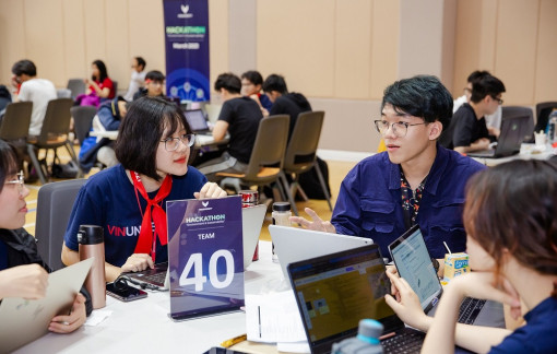 Sinh viên năm nhất được trả lương nghiên cứu khoa học