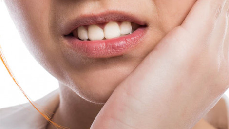 Đau sưng răng hàm có thể trì hoãn bằng cách uống kháng sinh?