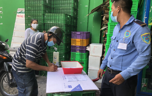 Siêu thị ở TPHCM phát phiếu mua hàng online