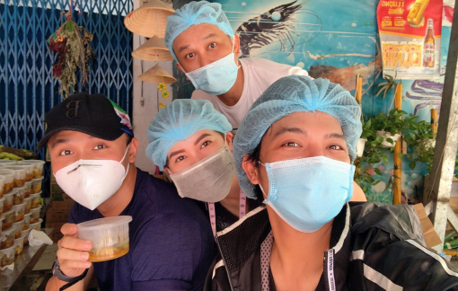 Bếp ăn từ thiện của nghệ sĩ liên tục “đỏ lửa”, tiếp sức người nghèo