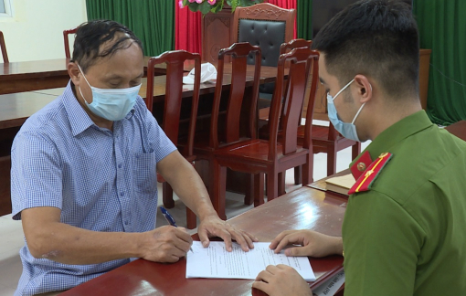 Thua thầu, giám đốc chuyển sang tống tiền đối thủ