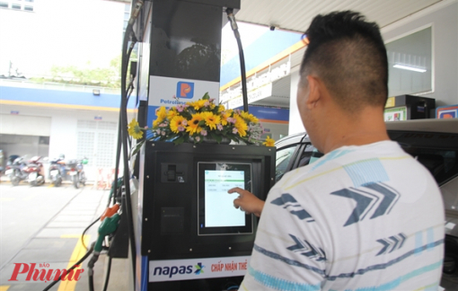 Xăng tăng thêm hơn 800 đồng/lít