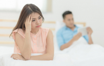 Ở nhà rảnh rỗi vẫn từ chối chuyện gối chăn