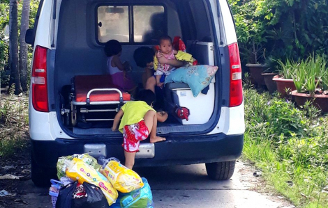 Kiên Giang: Mẹ đưa 4 con đi cách ly, bé nhỏ nhất mới 1 tuổi