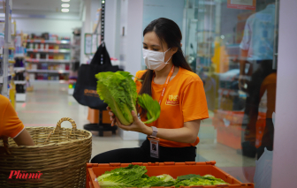 TPHCM huy động các cửa hàng mỹ phẩm bán thêm rau, củ, quả bình ổn giá