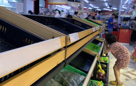 Người dân Hà Nội đổ xô đi siêu thị ngay sau chỉ đạo mới của UBND thành phố