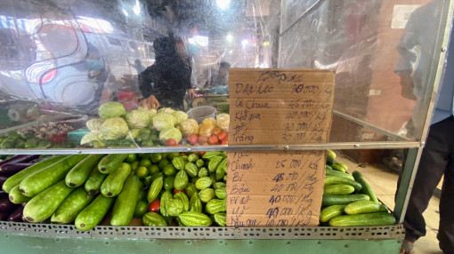 Chợ truyền thống mở lại, vẫn lo thiếu nguồn cung