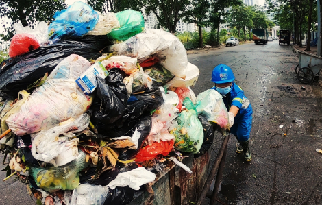 Tất cả công nhân quét rác bị chậm lương ở Hà Nội đã được thanh toán hết nợ