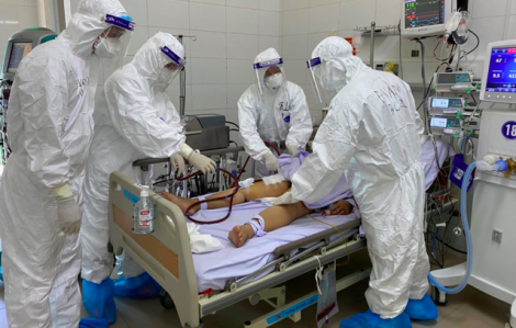 TPHCM hiện có 413 bệnh nhân COVID-19 đang thở máy, 251 người tử vong