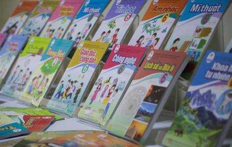 Yêu cầu không bán kèm sách tham khảo khi bán sách giáo khoa lớp 2 và lớp 6 mới