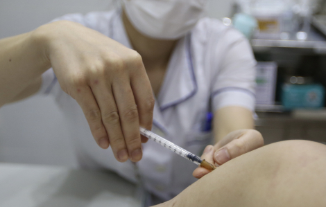 Hà Nội yêu cầu mỗi điểm tiêm chủng chỉ tiêm 1 loại vắc xin để tránh... “thắc mắc”