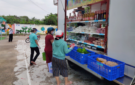 "Siêu thị mini lưu động” hỗ trợ nhu cầu mua sắm của người dân huyện Nhà Bè