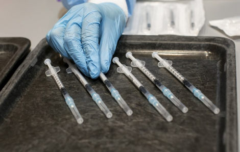 Vì sao TPHCM đồng ý cho Vingroup mượn 5.000 liều vắc xin Moderna?
