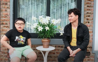 Bố con NSƯT Xuân Bắc hài hước chia sẻ cách ở nhà không chán trong mùa dịch